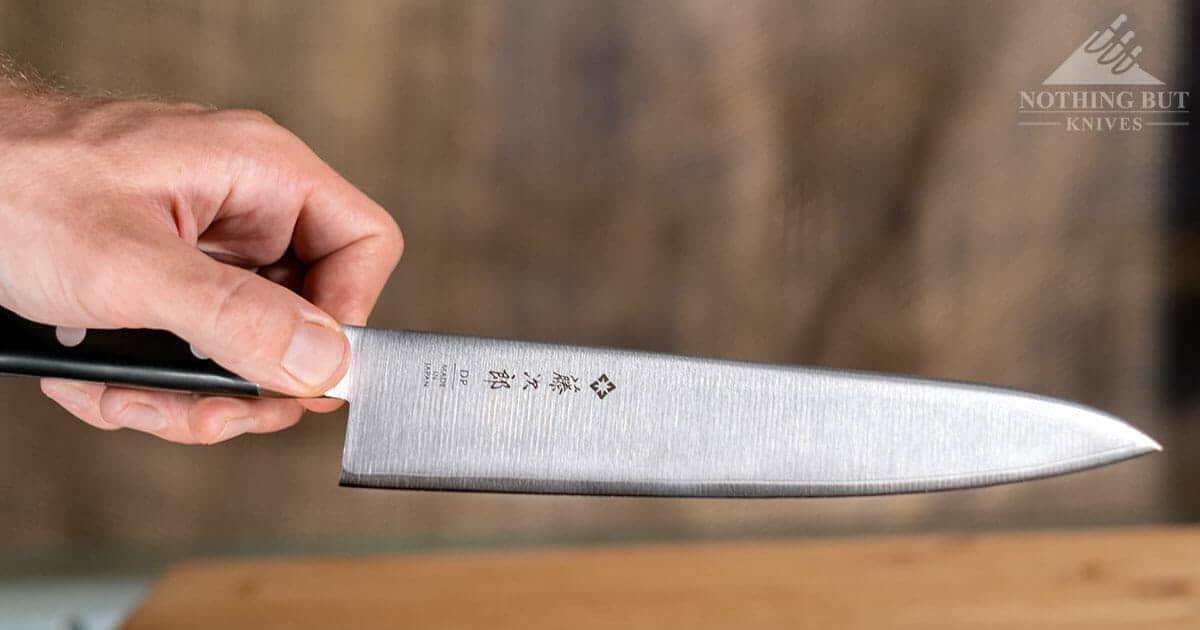 Pinch Grip is comfortable on the Handle of this Tojiro chef knife. 