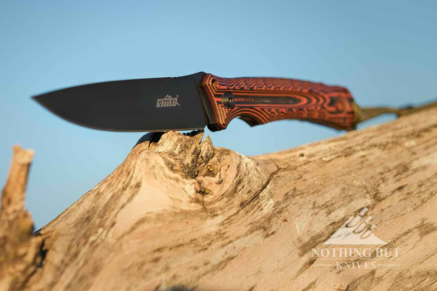 Cima G20 Review - Image 2 The CIma G20 Survival Knife has an Aus8 steel blade.