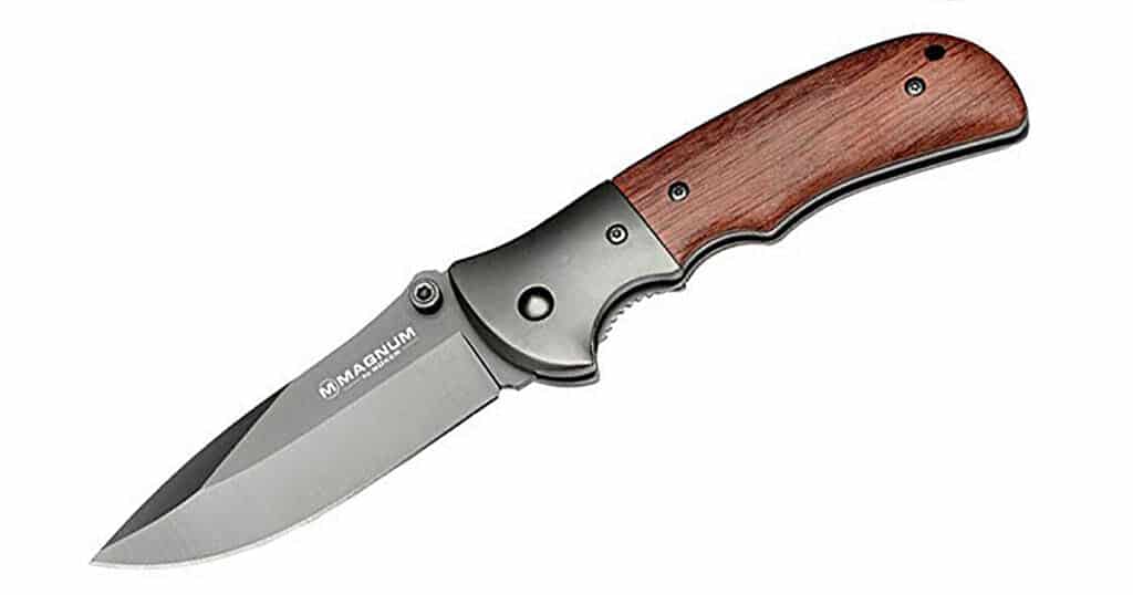 The Magnum Co-operator is a gentlemans knife with an outdoors-man feel.