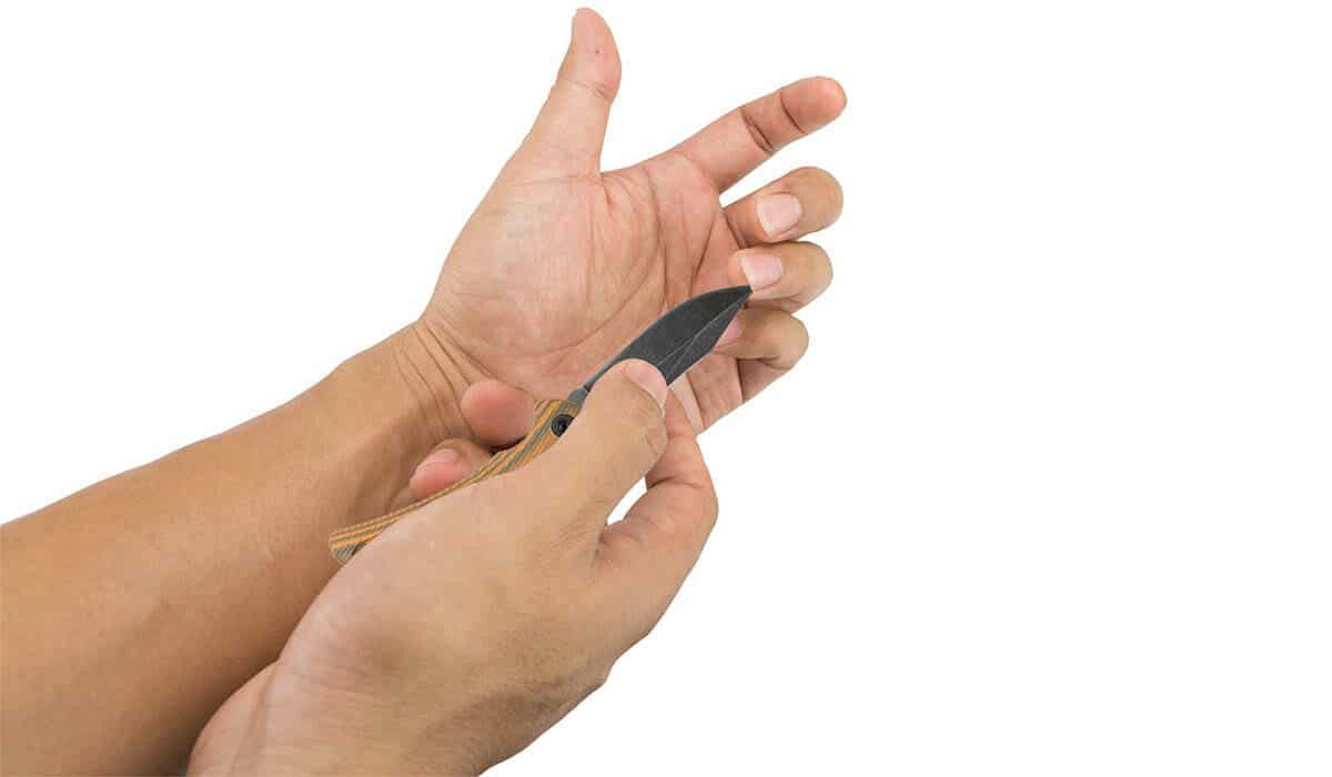 Urban Edc Knife Guide For Country Boys - Image 3 A knife is a fun and practial way to lean your fingernails .