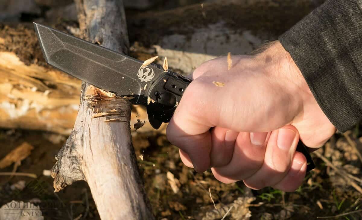 The weight of the 2-Stage Compact makes it an ideal chopping knife. 