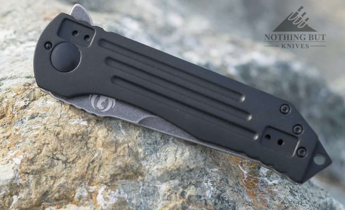 Ruger Crkt 2-Stage Compact Knife Review - Image 3 The stainless steel side.