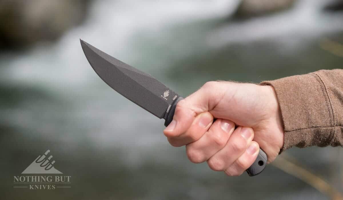 Kizer Little River Bowie Knife Review - Image 5 The Little River Bowie has great handle ergonomics that make it comforatable to handle for long periods of time.