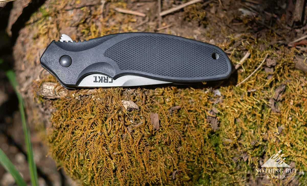 The CRKT CRKT Shenanigan Z folds up into a relatively small easily pocketable package. 