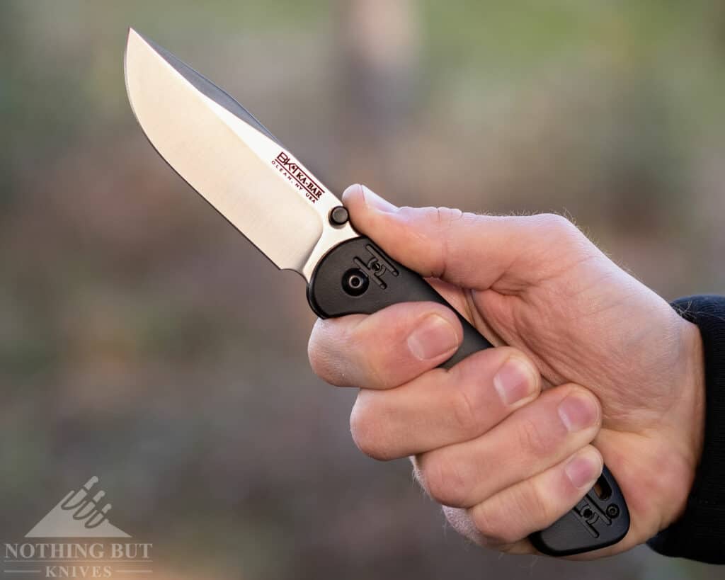 The handle of the Ka-Bar Becker Folder is tall and thick which makes it easy to grip in wet weather with or without gloves.