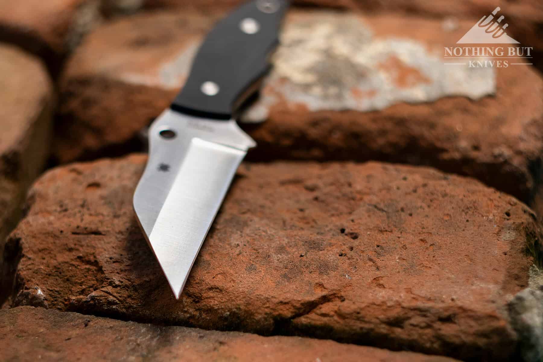  Ronin 2 is sporting something called CTS-BD1N steel. That’s generally considered a mid-range Carpenter steel that’s closest to 440C in comparison.