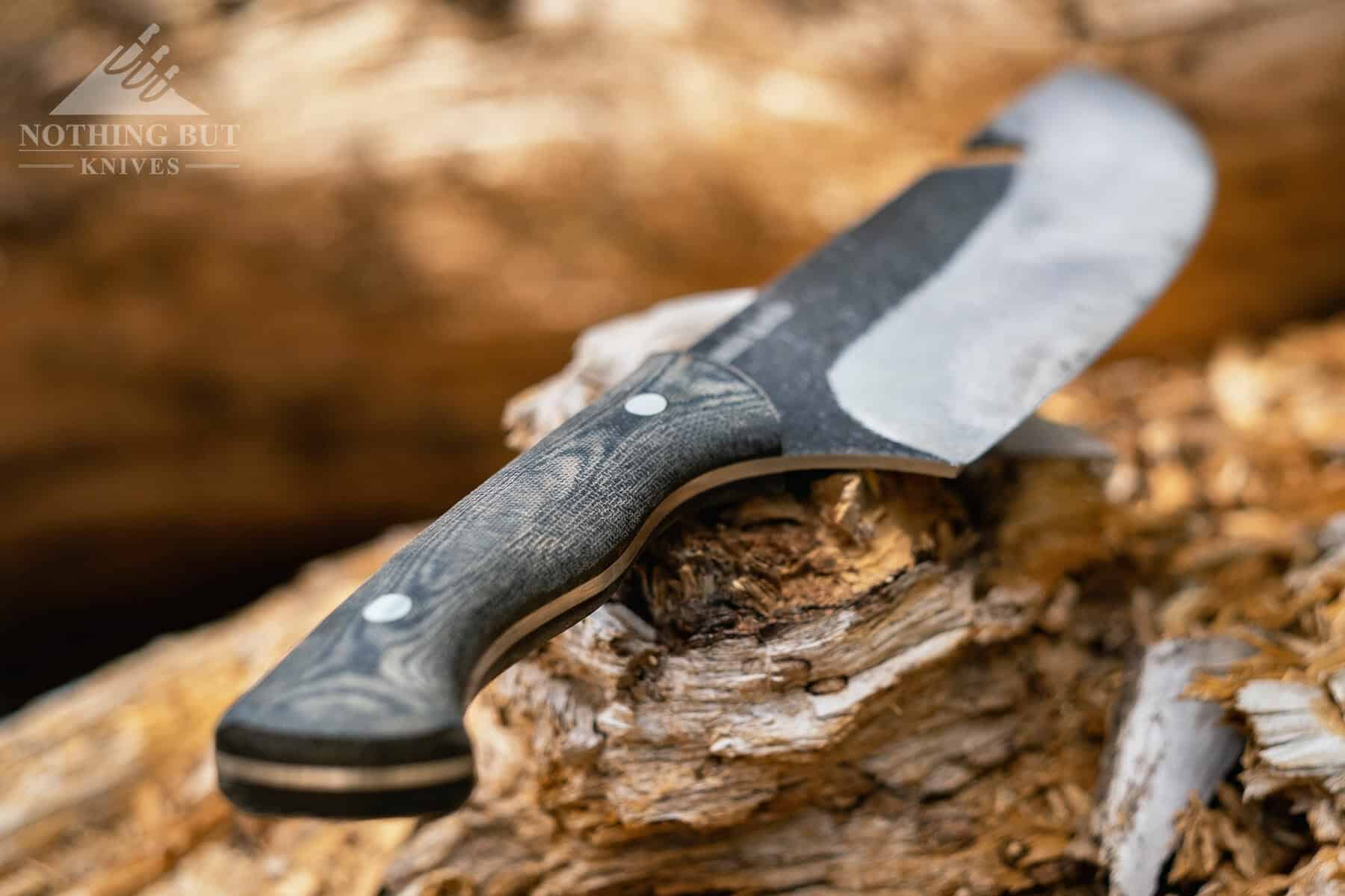 Condor Bush Slicer Review - Image 4 The handle of the Bush Slicer is ergonomic, durable and versatile.