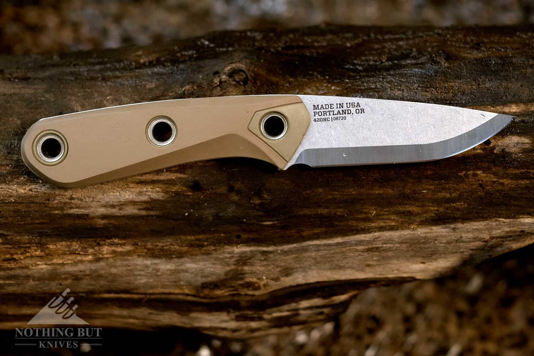 This versatile bushcraft knife Solidifies Gerber’s Dominance in sheath designs.