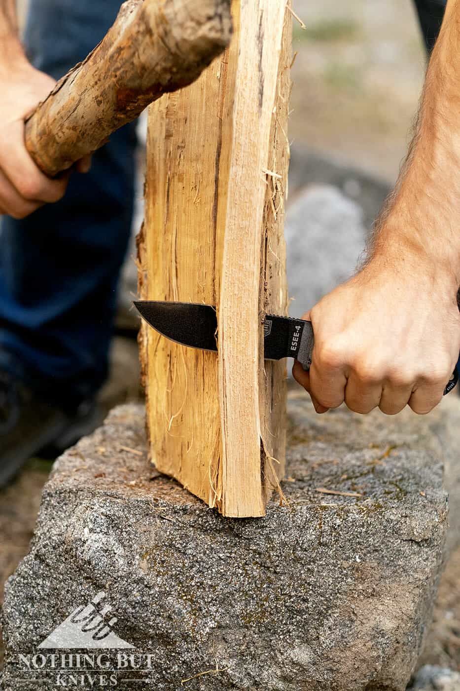 Esee 4 Review: An Ever-Evolving Classic - Image 7 Batoning with the Esee 4 to make kindling.
