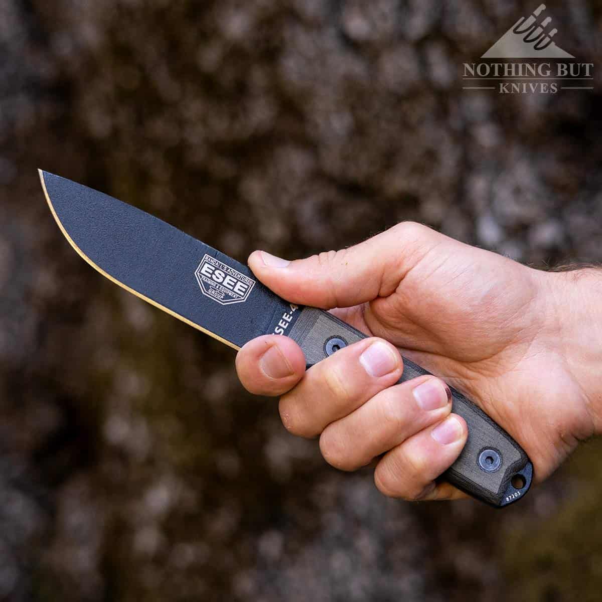 Esee 4 Review: An Ever-Evolving Classic - Image 10 The Esee 4 handle leaves plenty of space to choke up and feels pretty comfortable in hand.