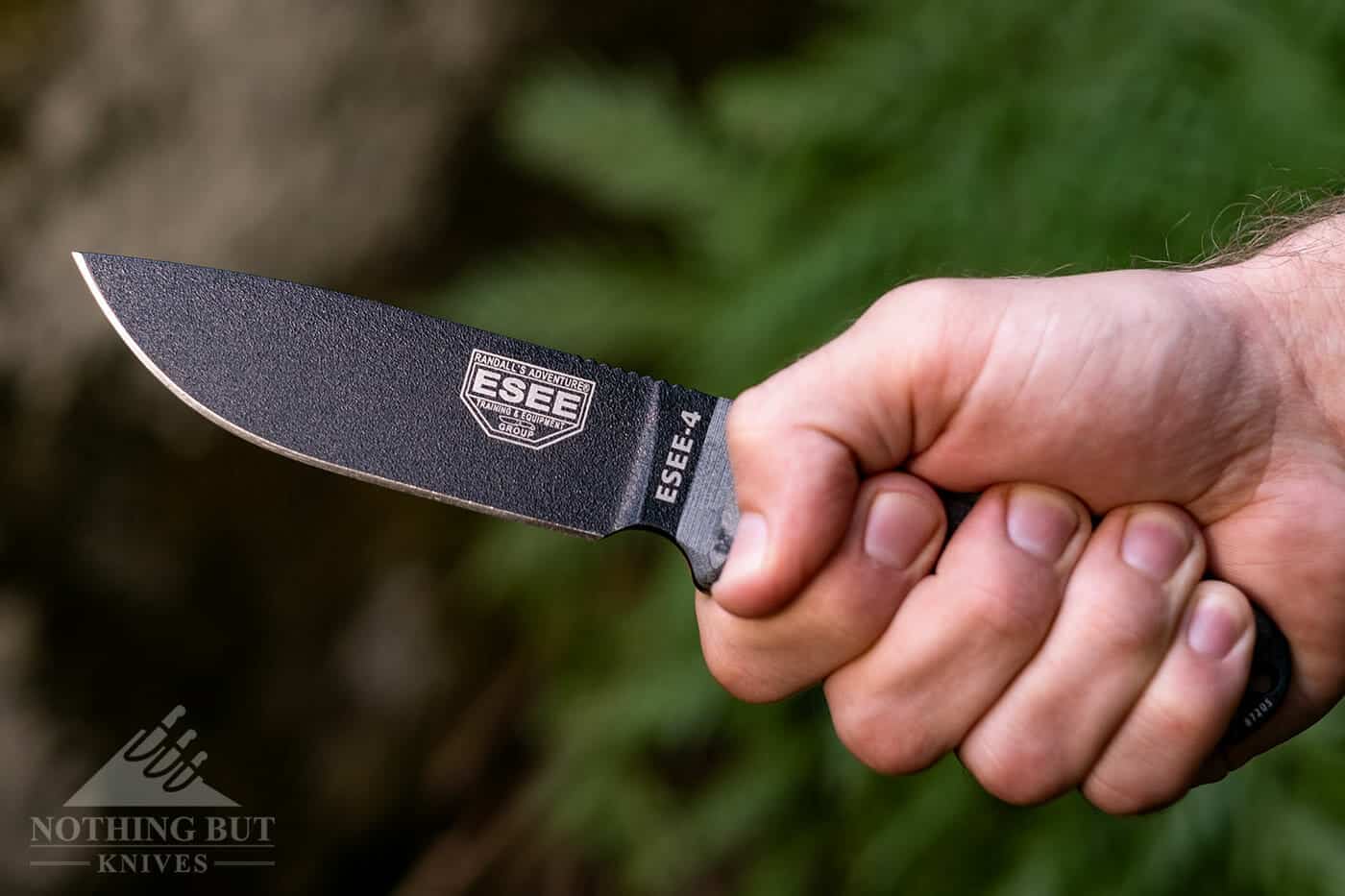 The Esee 4 handle is fairly short which prevents it from being a good chopping knife. 
