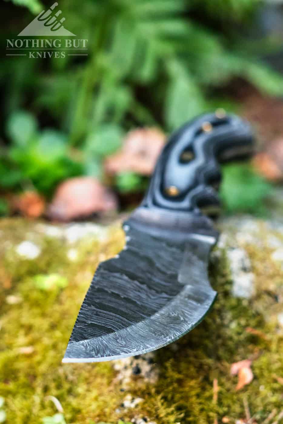 Forseti Steel Ironside Damascus Tracker Review - Image 5 The blade of the Iroside Tracker is durable, but tough to sharpen.