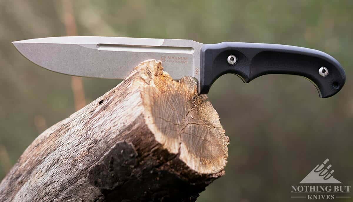 The Boker Magnum Collection 2020 fixed blade D2 steel knife is an excellent survival knife. 