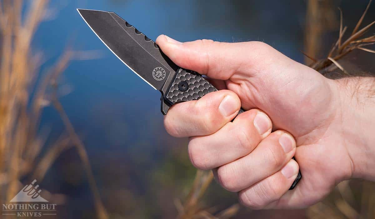 Off Grid Black Mamba Review - V3 Update - Image 14 The comfort of the Black Mamba handle depends on the grip.