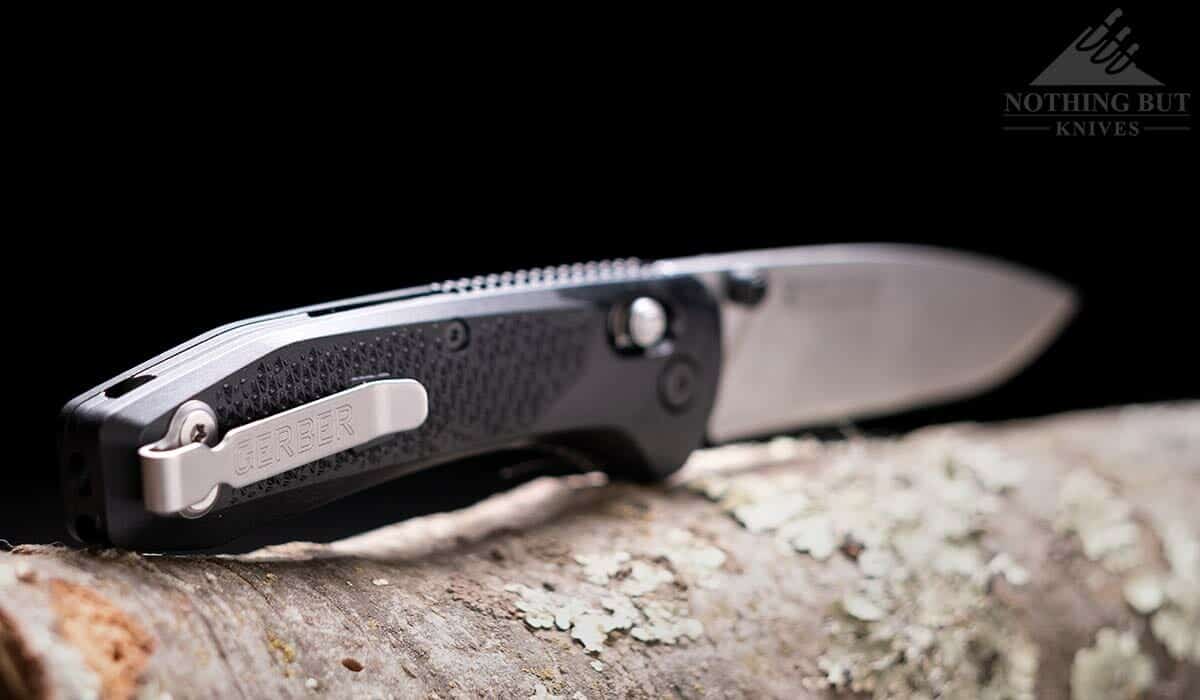 Close-up of the Gerber Sedulo Pocketknife with the handle in front. 