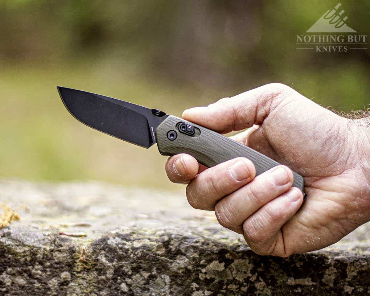 The James Brand Carter Review - Image 2 The James Brand The Carter in a man's hand outdoors.
