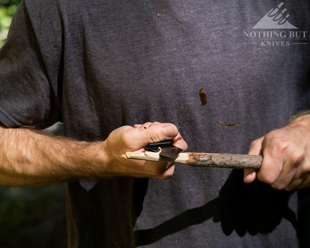 Off-Grid Knives Caiman Review - Image 12 Off-Grid Knives Caiman Review - Image 2: Chest Lever Grip With The Off Grid Caiman