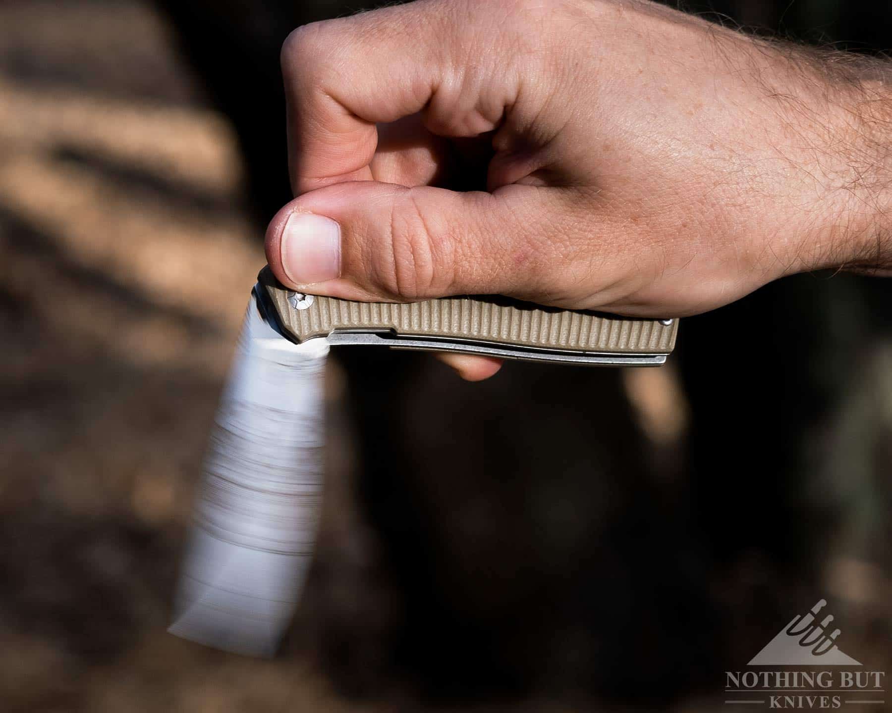 3V Gear React Knife Review - Image 9 3V Gear React Knife Review - Image 2: 3V Gear React Action
