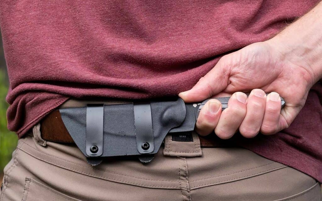 The Kizer Harpoon ids shown here in the scout carry position, but it can be set up for right or left front horizontal carry. 