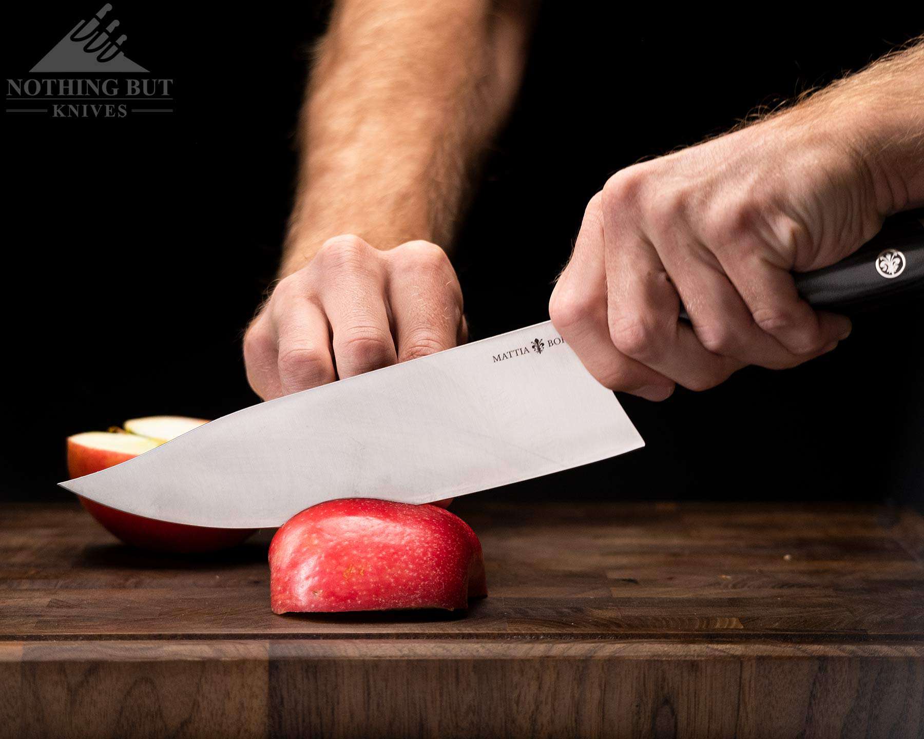 Mattia Borrani Bowie Chef Knife Review - Image 3 Cutting apple slices with the Borrani Bowie chef knife is easy and fun.