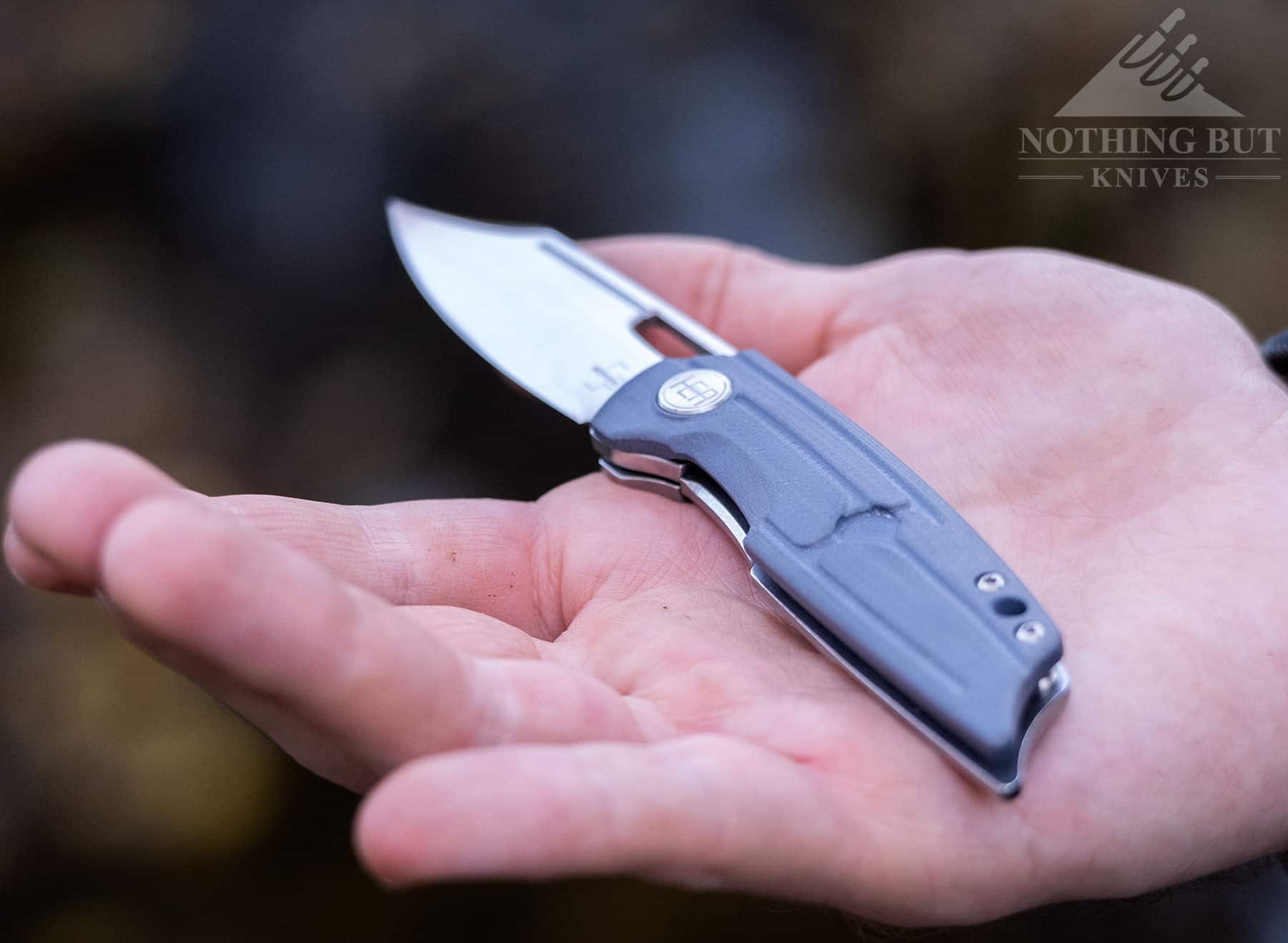 Boker Plus Hea Hunter Review - Image 13 Shallow depth of field image showing the handle of the Hunter in focus.