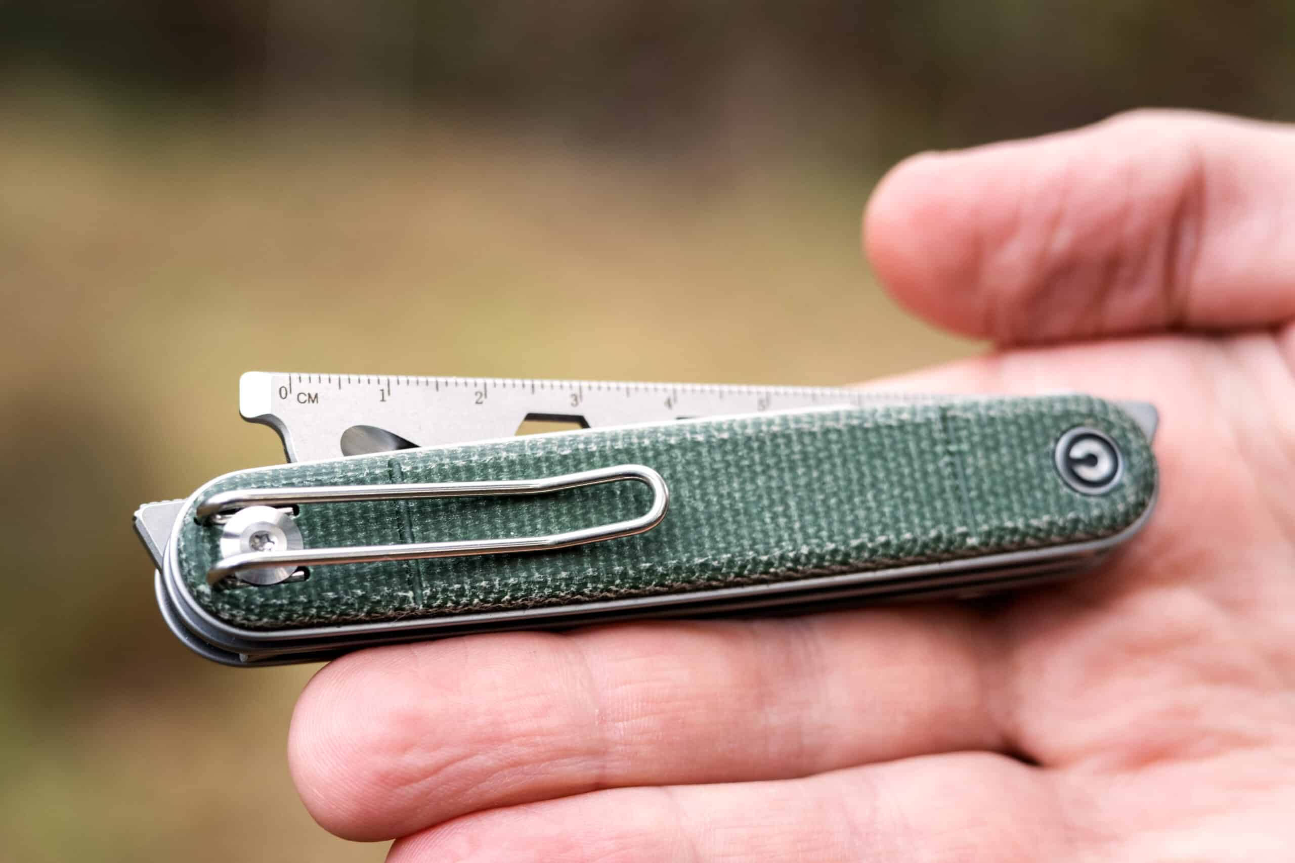 Civivi Crit Knife Review - Image 8 A close-up of the Civivi Crit showing it's pocket clip and tool bar.