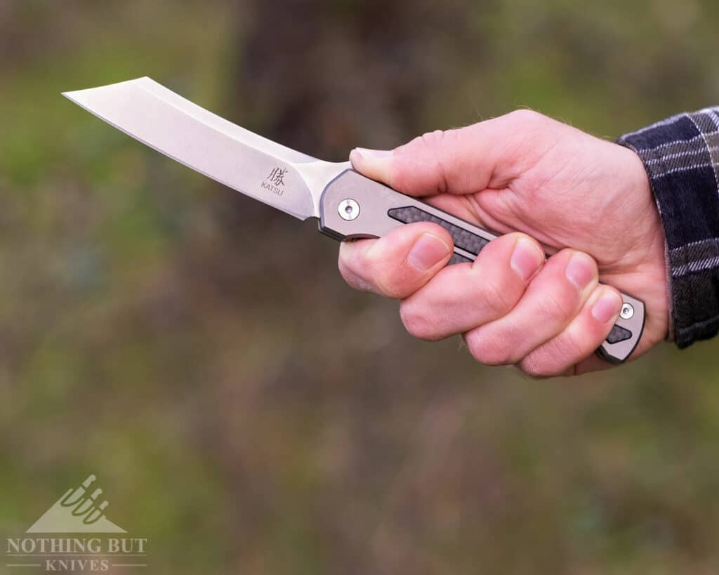 Katsu Jt01 Camping Knife Review - Image 6 The comfortable handle of JT01 has great milling and generous chamfering.