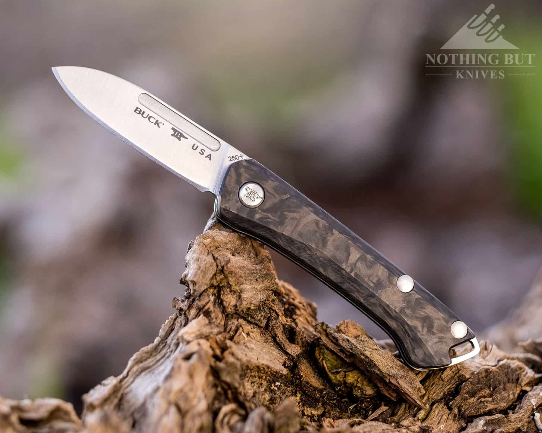 The Buck 250 Saunter slip joint knife has an S35V blade and a carbon fiber handle which sets it apart from Buck's other knife designs.