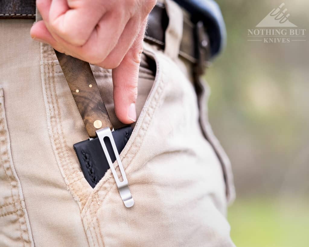 The leahter sheath that ships with the Boker Barlow Burnley Fixed Blade has a pocket clip.