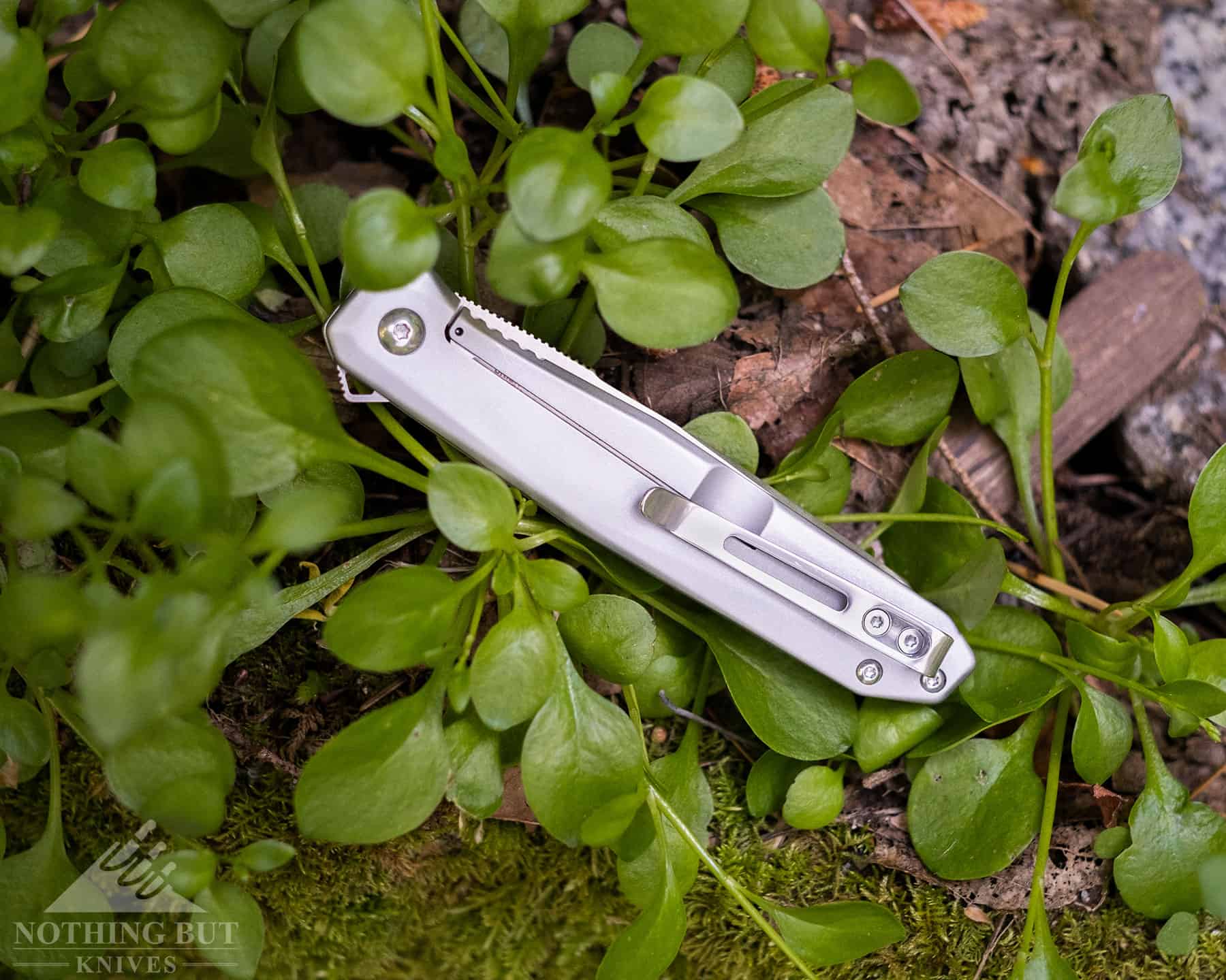 The CRKT Facet folding knife in the closed position. 