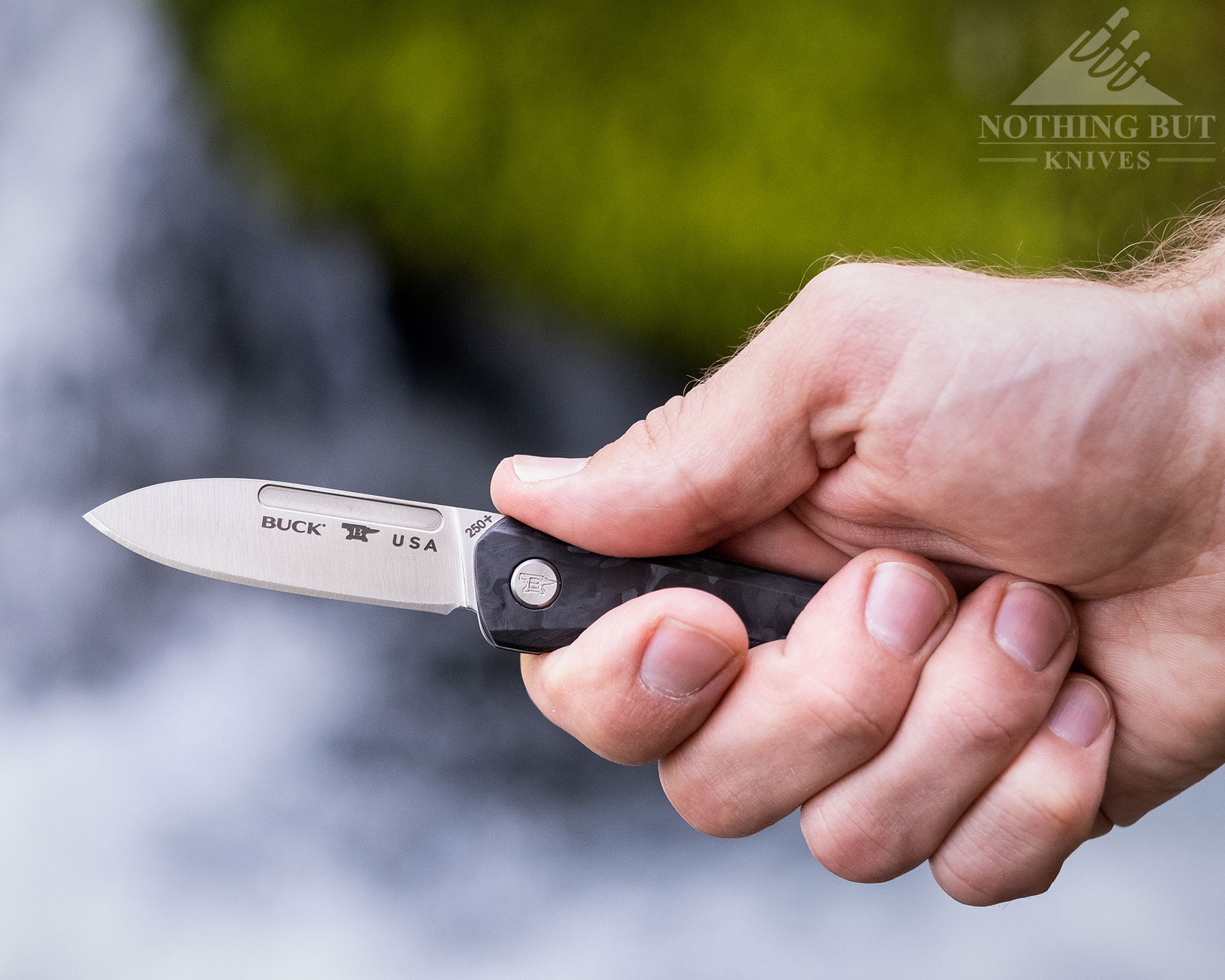 The Buck Saunter handle is comfortable and easy to grip. 
