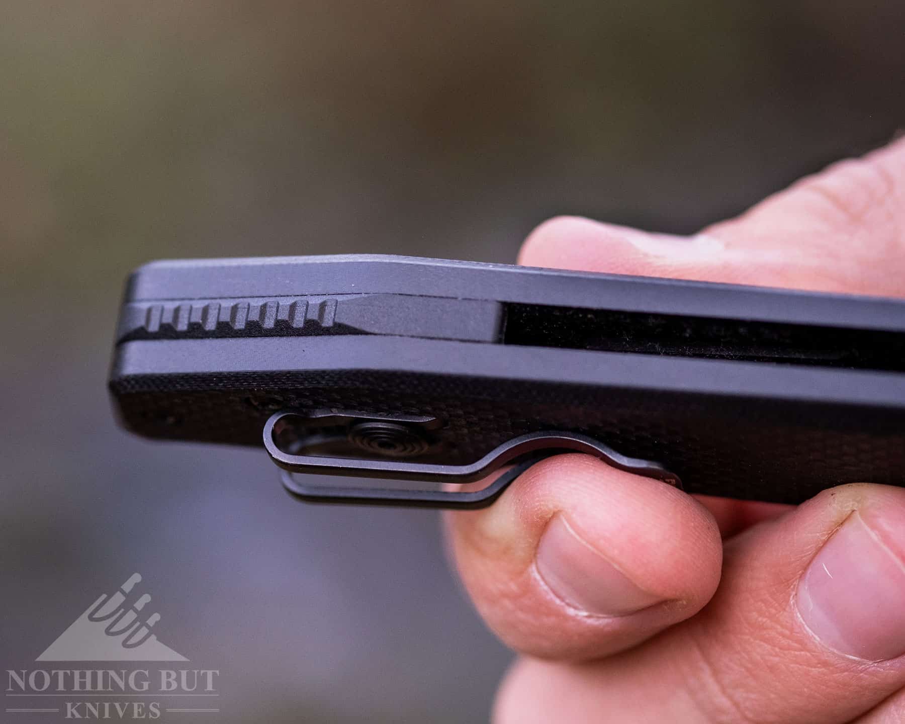 Sog Vision Xr Review - Image 3 A close-up of the SOG Vision XR handle jimping.