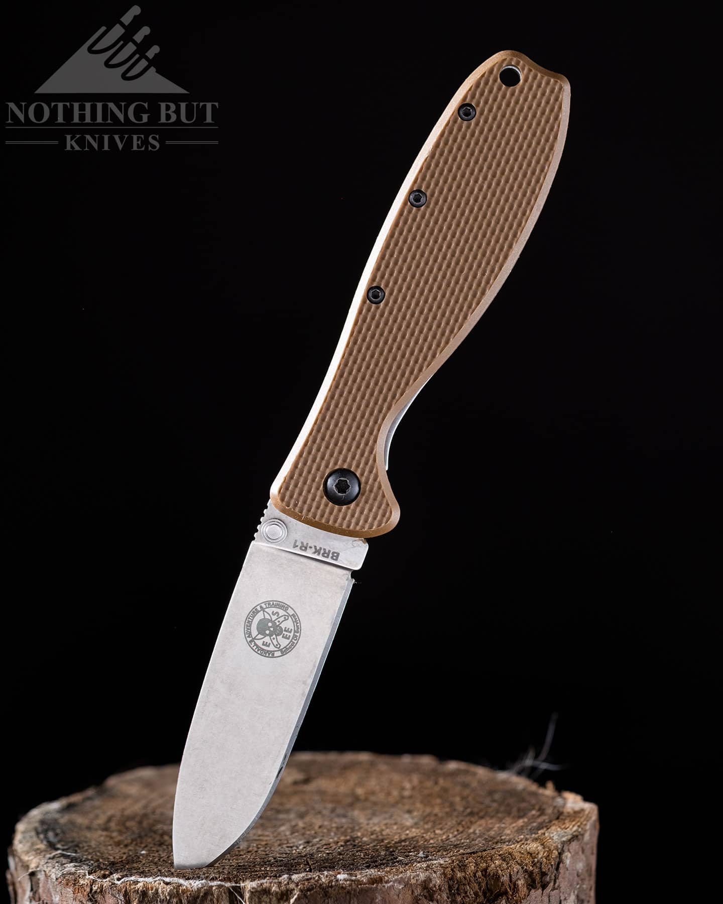 The Esee Zancudo is a great beater knife at an excellent price. This hard use knife is perfect for people who use a knife for work on a regular basis. 