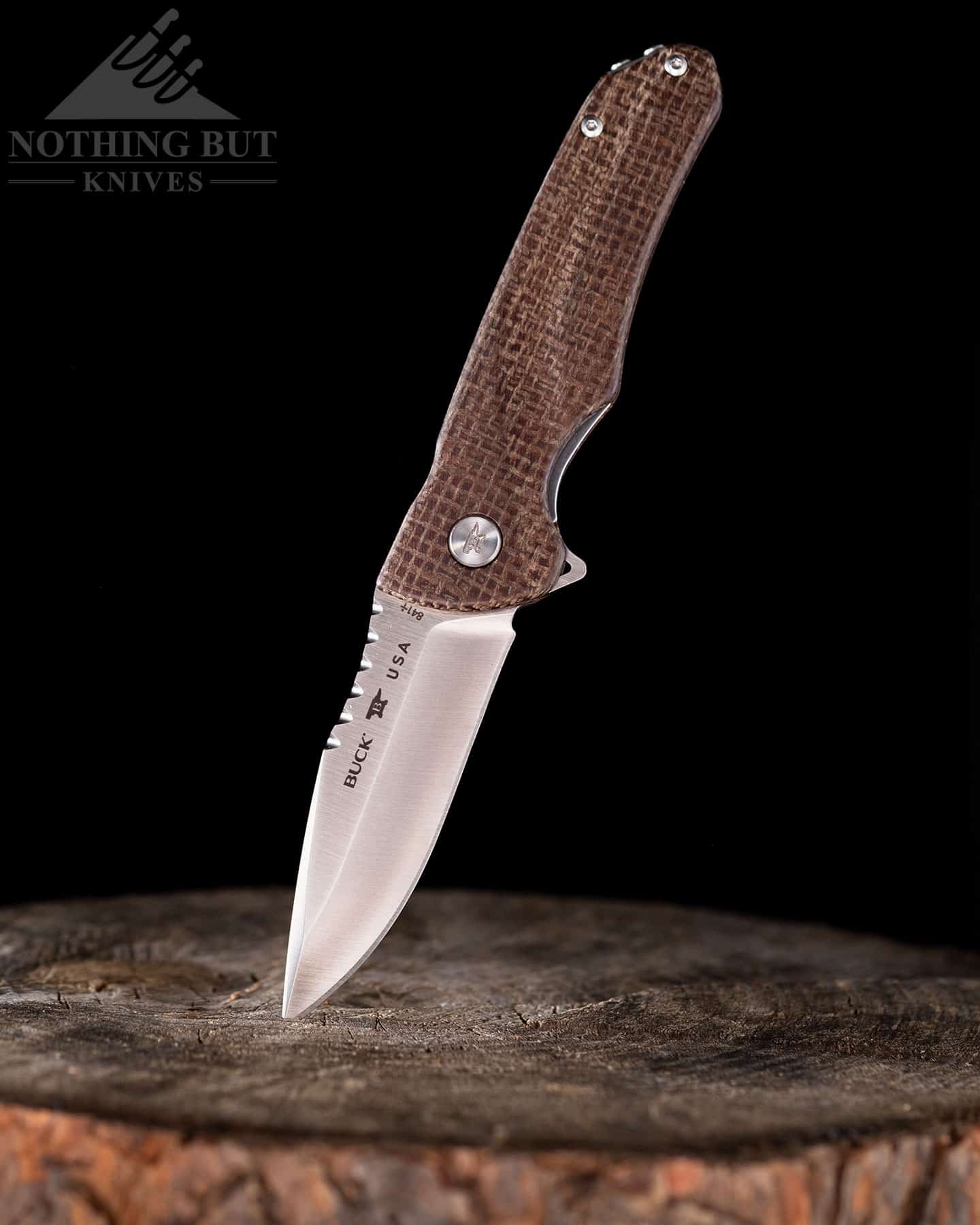 The Buck SprintPro is a popular tactical pocketknife, because it deploys quick, has a grippy handle and it is an incredible slicer. 