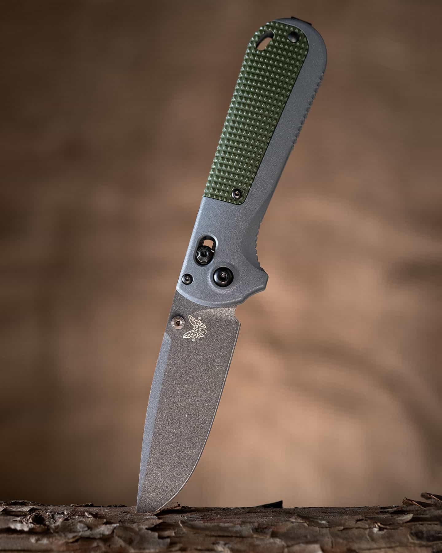Header image for the in-depth review of the Benchmade Redoubt pocket knife.
