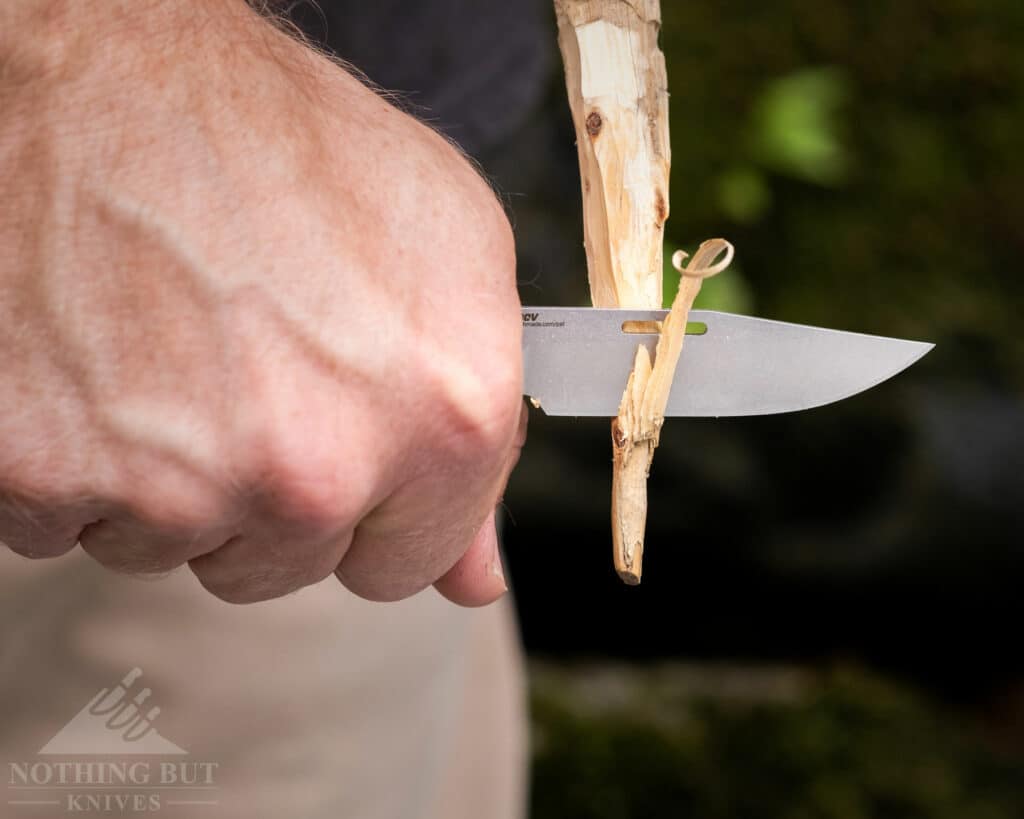 The blades of the Weekender have biting edges that are great for carving.