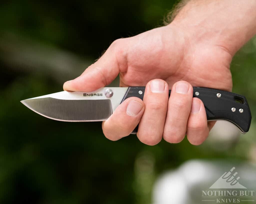 utilizing the finger choil on the Engage byhoking up on the knife is really comfortable, and a great choice for detail work. 