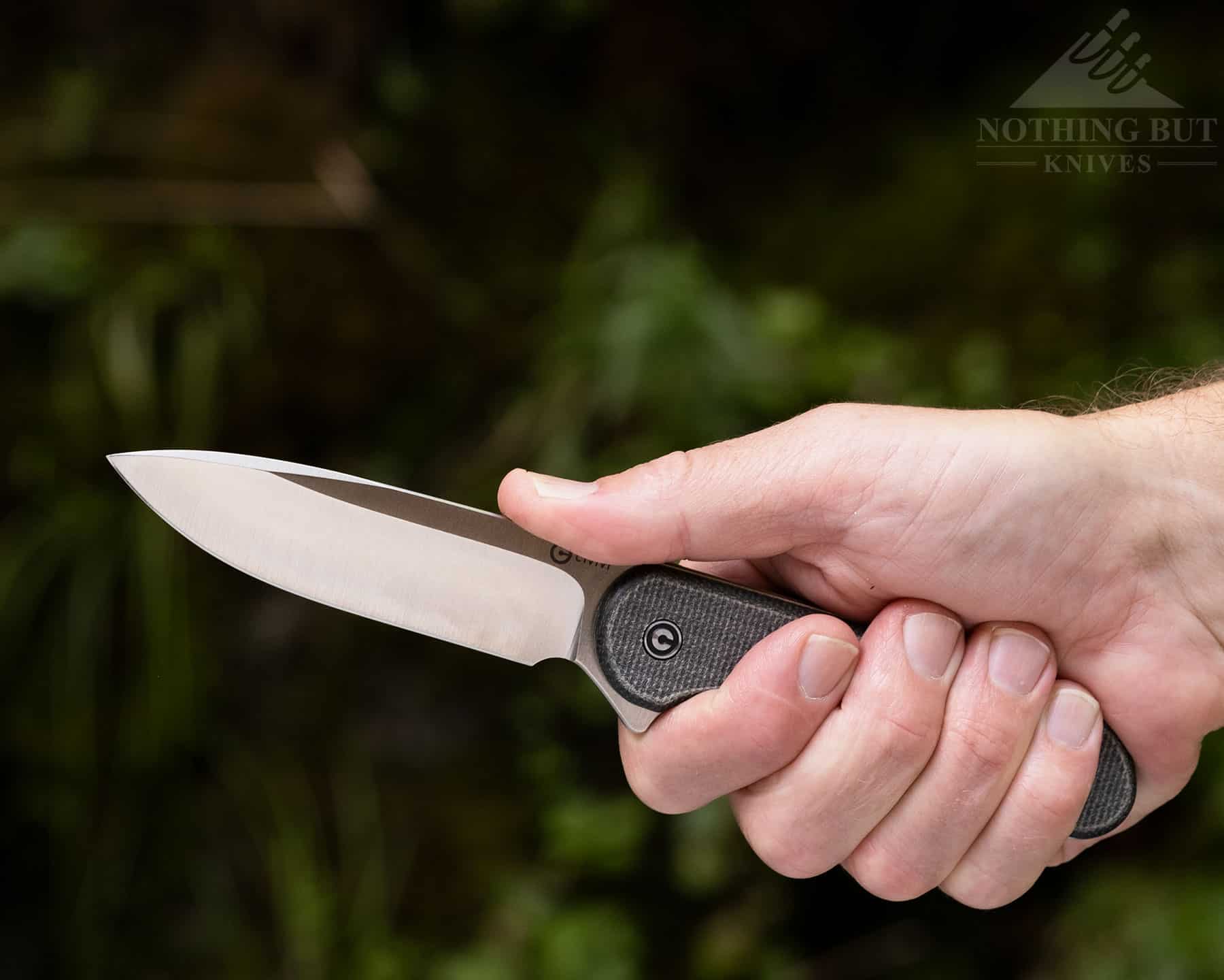 The Elementum fixed blade has great handle ergonomics.