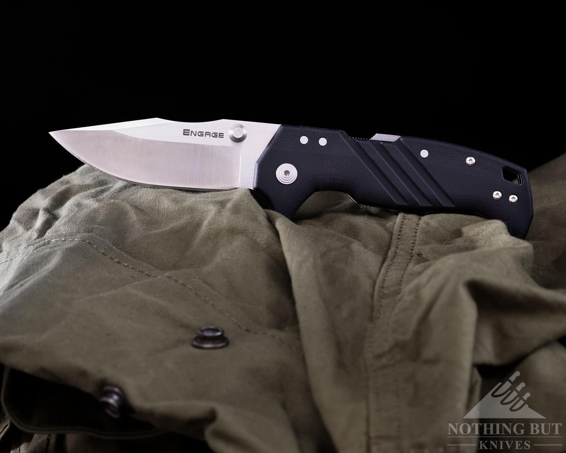 The Cold Steel Engage has good fit and finish which is to be expected of a folding knive at this price point. 