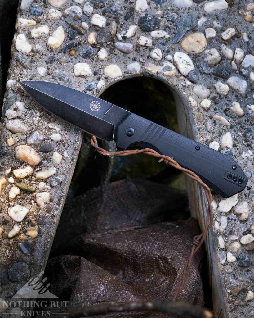 The Stinger is a big folding knife that is ideal for those with medium to large hands. 