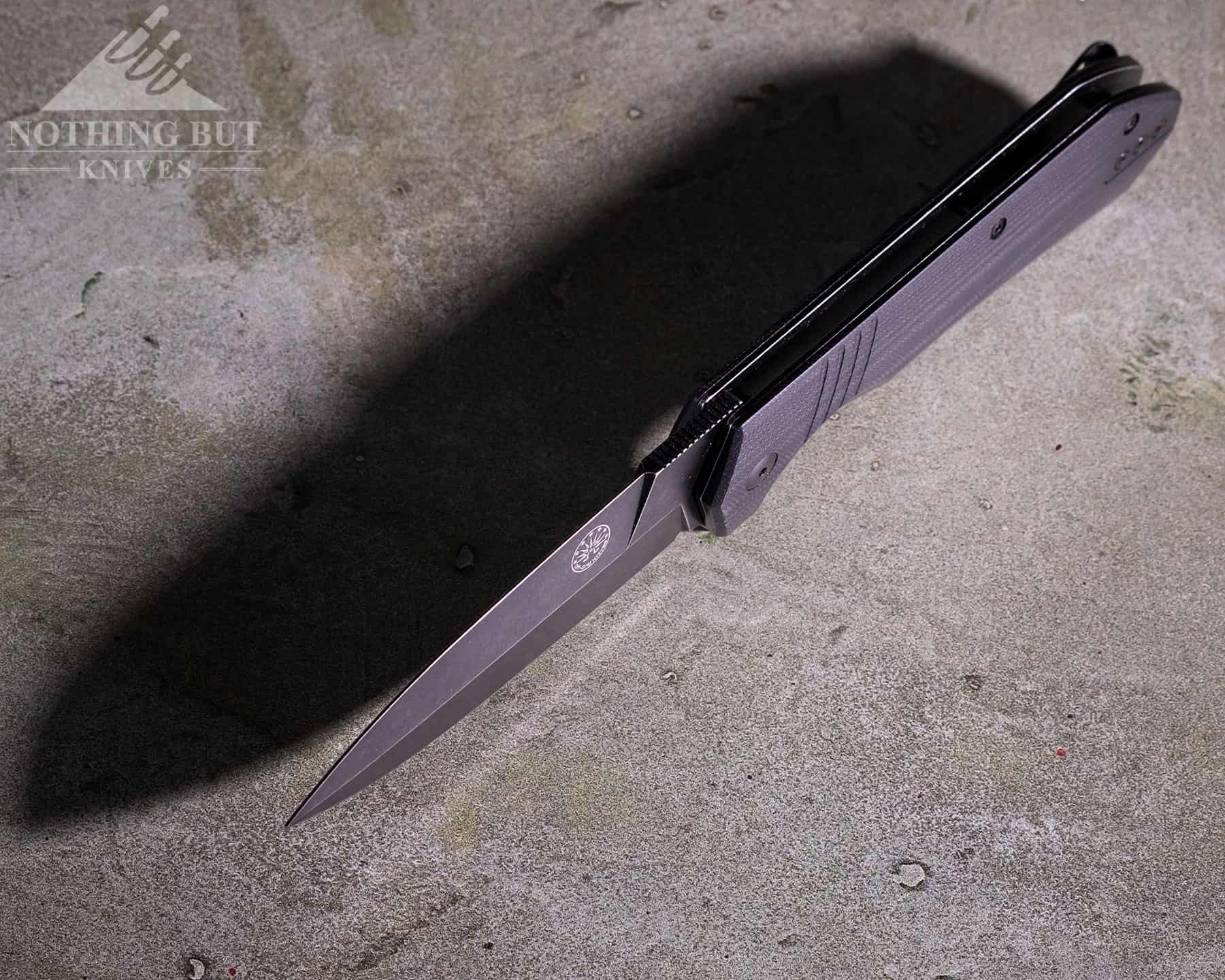 This top view of the Off-Grid Stinger shows the sharpness of the blade spine.