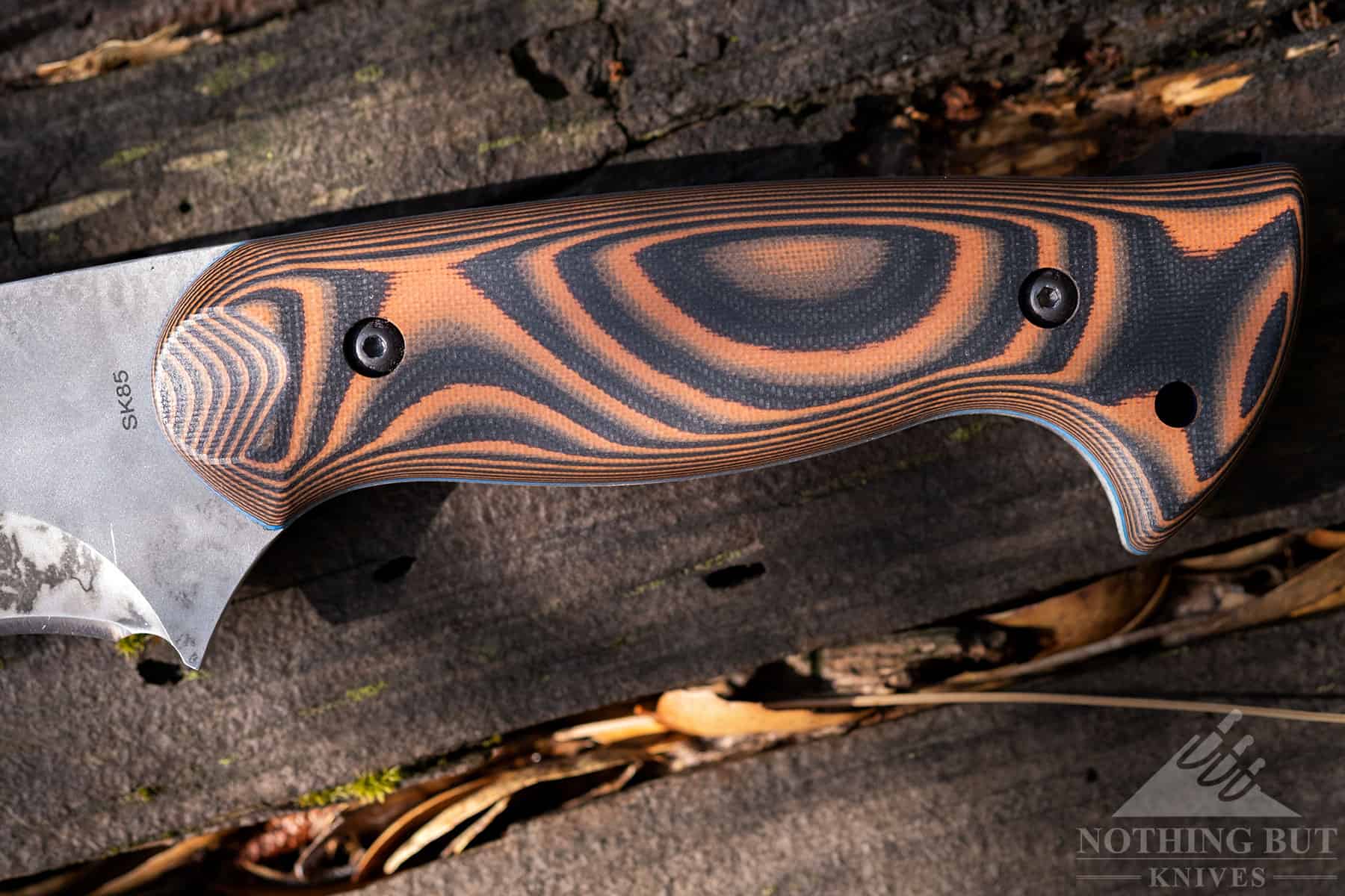 Work Tuff Gear Apex Review - Image 5 This knife handle as shaped for chopping.