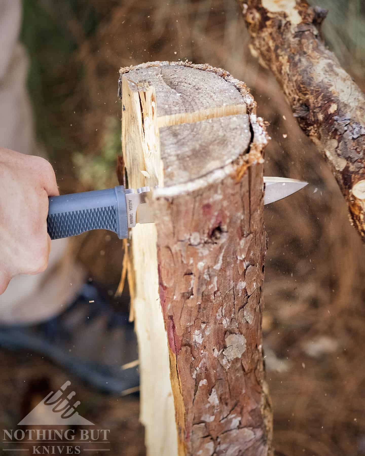 Demko Freereign Review - Image 9 Batoning this piece of pine was quick and easy.