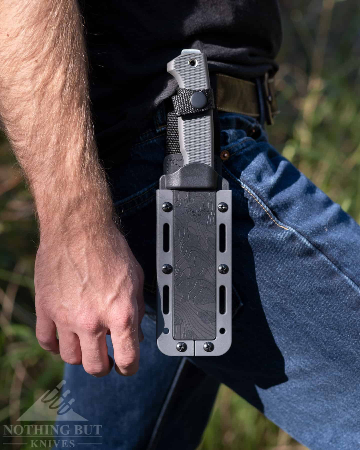 The FreeReign sheath sits low enough to be comfortable when hiking.