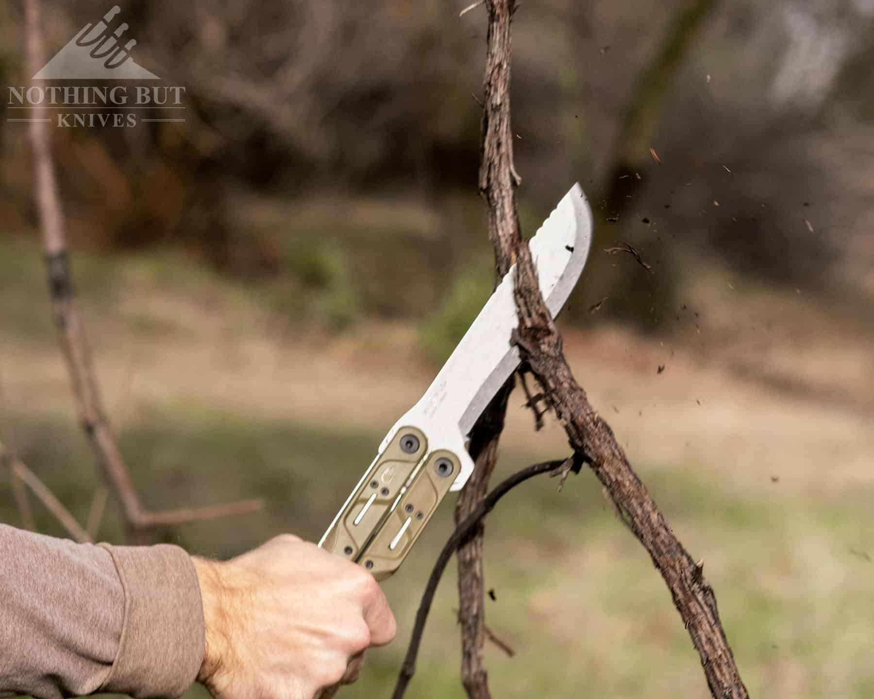 Gerber Doubledown Review - Image 4 Gerber Doubledown Review - Image 3: Chopping Vines With The Doubledown