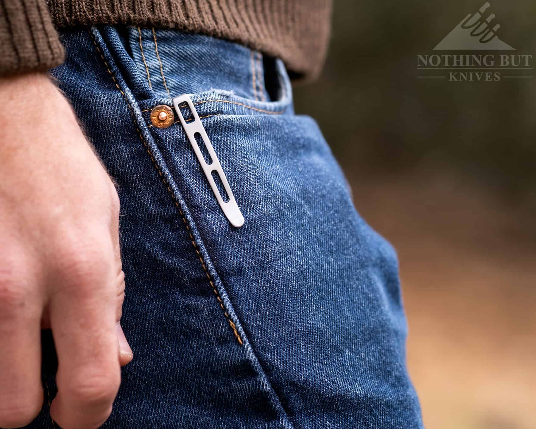 The Sinisys is is a deep carry pocket knife that is comfortable to carry. 