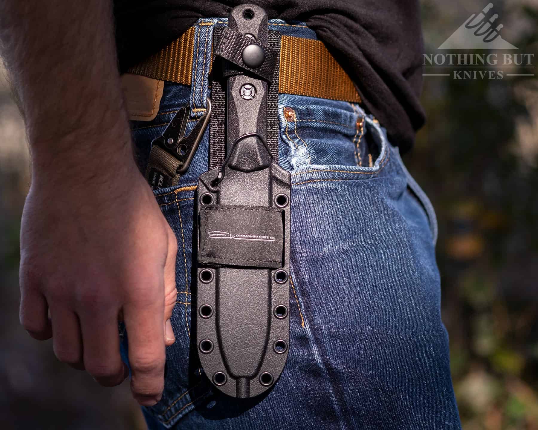 Ka-Bar Ek Commando Short Clip Point Review - Image 8 The Ka-Bar version of the Ek Commandos come with highly functional plastic sheaths that offer a lot of versatility.
