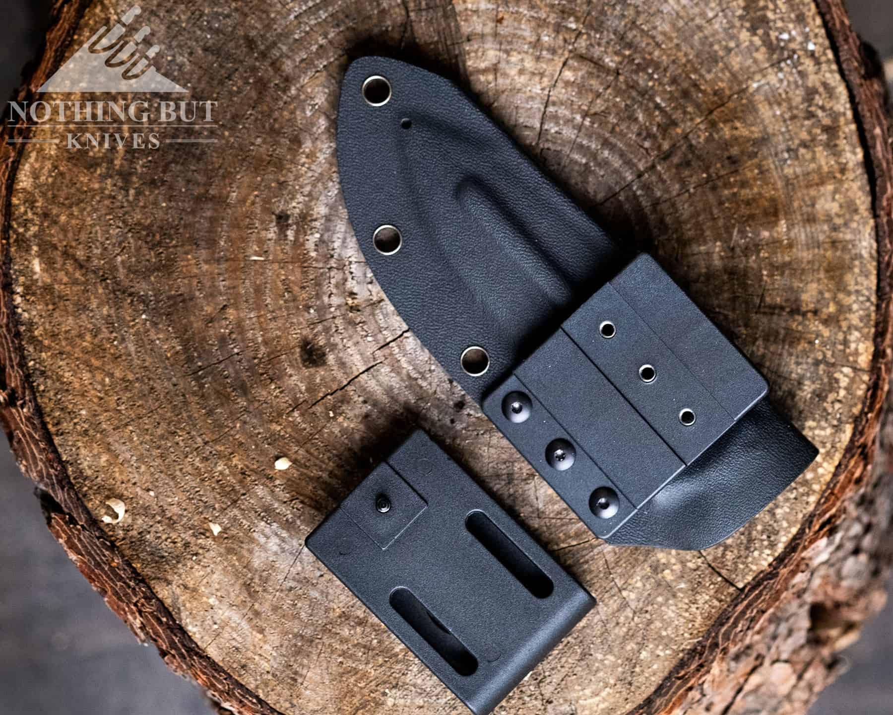 The Artisan Wreckhart sheath can be disassembled and adjusted. 
