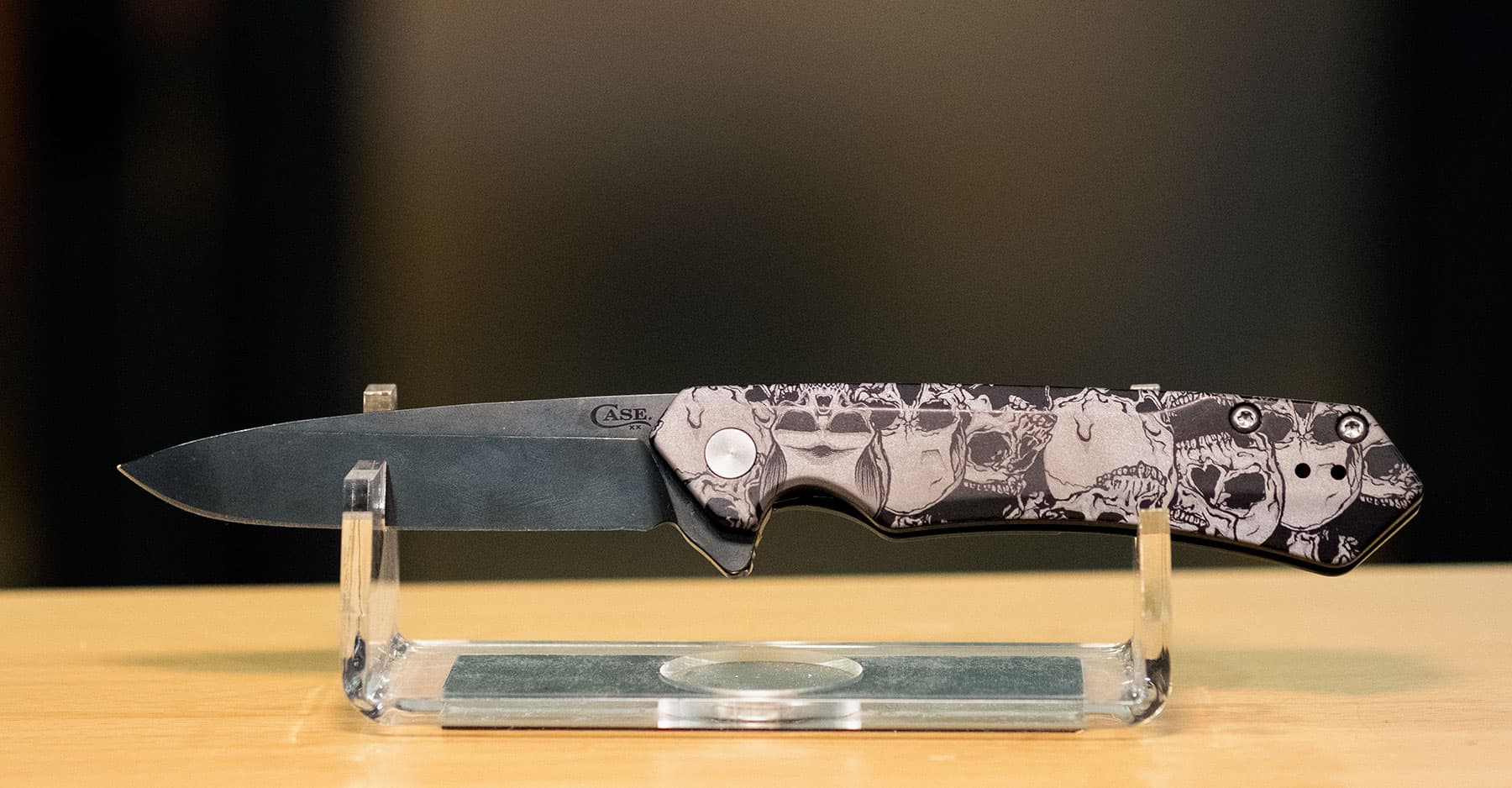 Shot Show 2023 Day 1 - Image 1 The Case Kinzua folder has some new handle options.