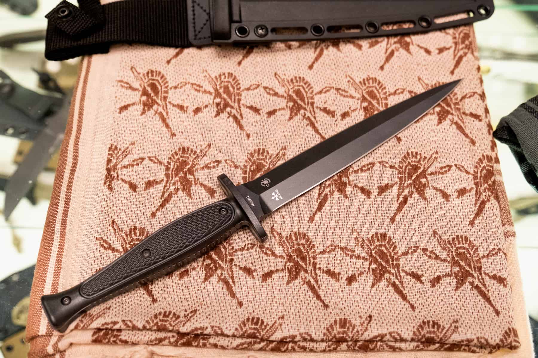 The George Raider from Spartan Blades is a Fairbairn Sykes style tactical knife.